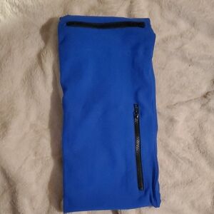 Blue Waist Band with Black Zipper Accents For Runners